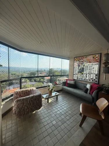 Vila Beatriz 260 m2, andar alto vista para Alto de Pinheiros, um por andar.