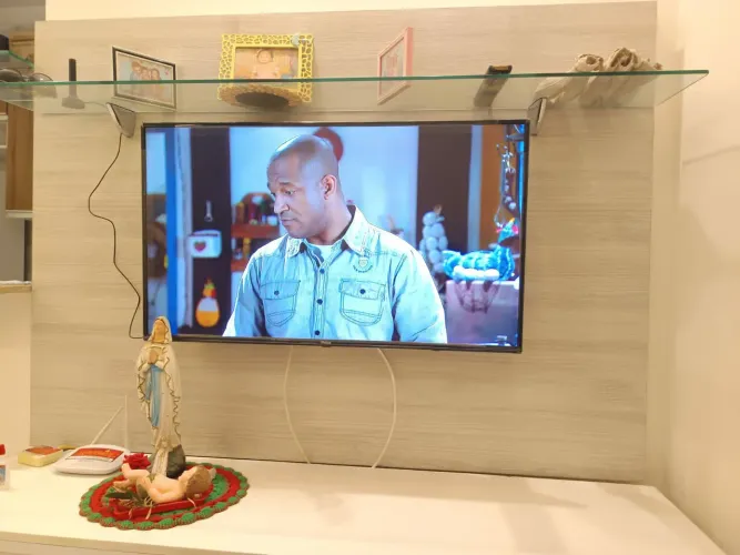 Vendo 01 painel de TV
