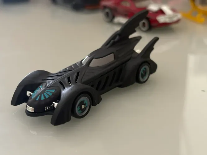 Hot Wheels Batmóvel premium 