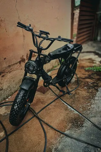 Vendo essa bike elétrica, único dono, tá zero bala pegar e andar, muito bom para seu filho
