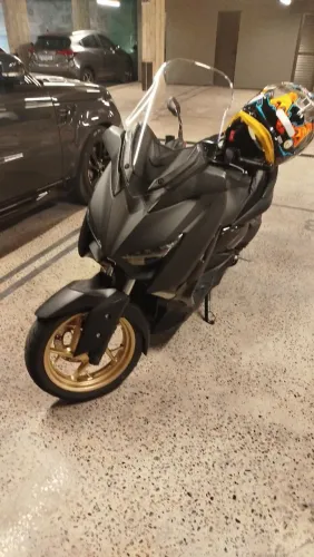 Xmax 250 bem conservada