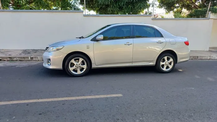 Toyota Corolla GLI 1.8 Flex 16V Aut. 2012