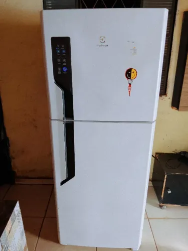 Vendo geladeira Frost Free