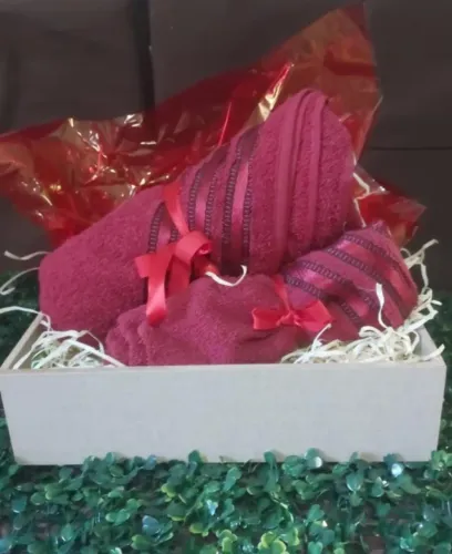 A Box Emerald Luxury