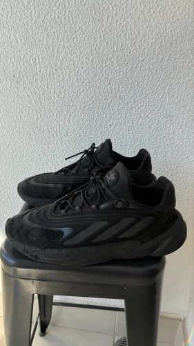 Tênis Adidas