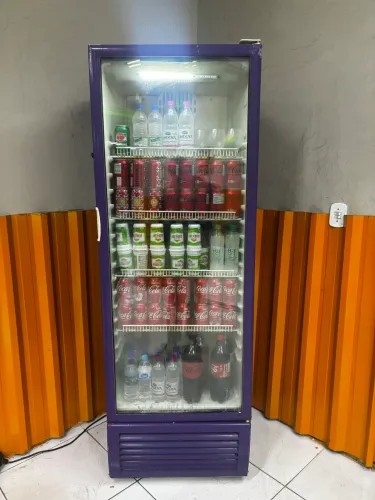 EXPOSITOR DE BEBIDAS REFRIGERADO