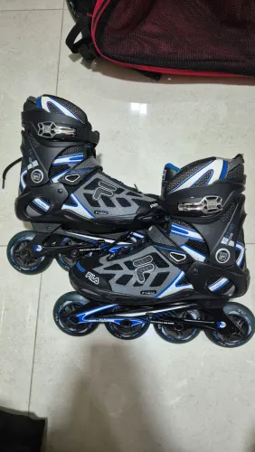 Patins FILA + capacete e equipamento de proteção 