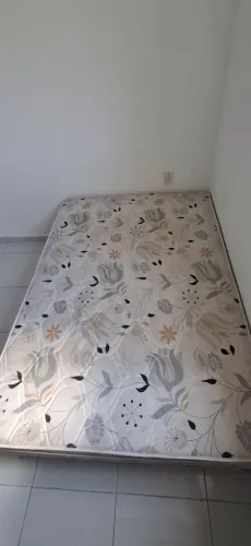 Colchão de molas queen + cama box queen