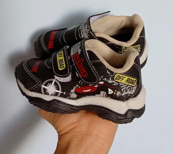 Tênis Relâmpago Macqueen 50$