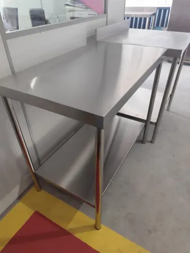 Bancada Profissional em Aço Inox 1,80x0,70x0,90