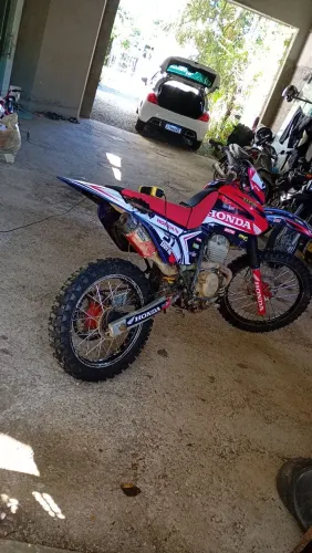 Vendo moto de trilha