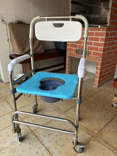 Cadeira de banho e rodas