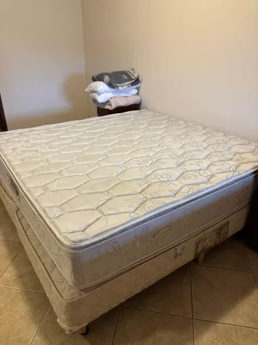 Cama box King size,