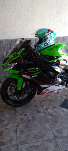 Capacete kyt italia