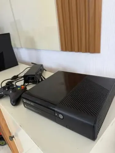 Xbox 360 E super slim