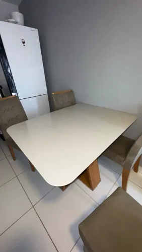 Mesa de jantar tampo de vidro 4 cadeiras