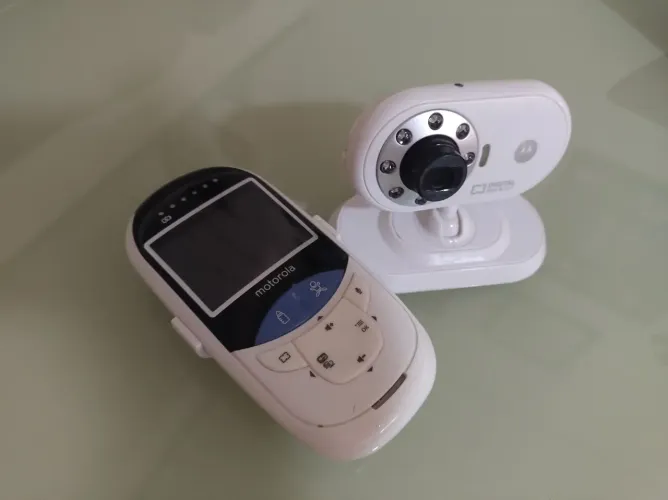 Baba eletrônica motorola com medição de temperatura.