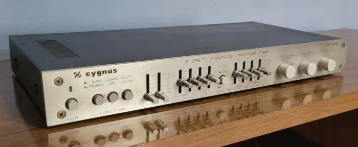 Pré amplificador Cygnus CP 400