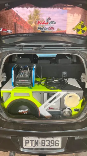 Vende -se Som Automotivo