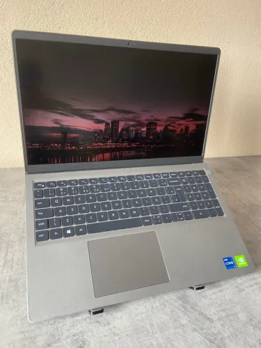 Notebook Dell i7 12ª Geração / GeForce MX550 / 16GB RAM / 512GB SSD / Tela 15.6? FullHD