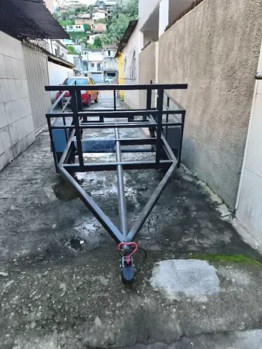 Vende-se uma carroça zero km