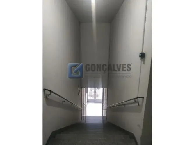 Prédio Comercial à Venda em Demarchi SBC: 2.500 m², 10 vagas, ótima oportunidade