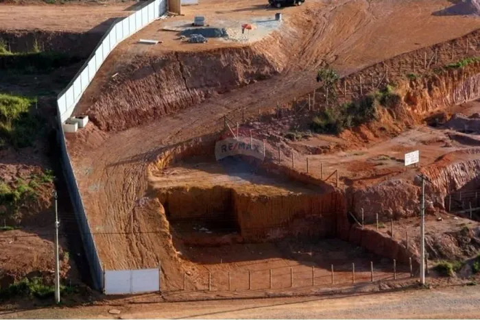 Terreno à venda no Nova Benfica 4.251m² de oportunidades!