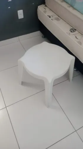 Mesinha de canto tenho 4 iguais. Valor de cada
