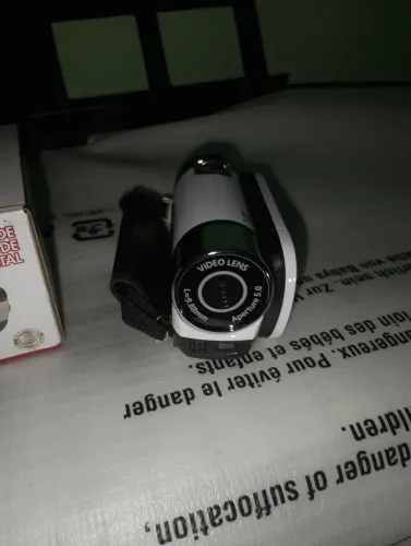 Vendo câmera de filmar nova