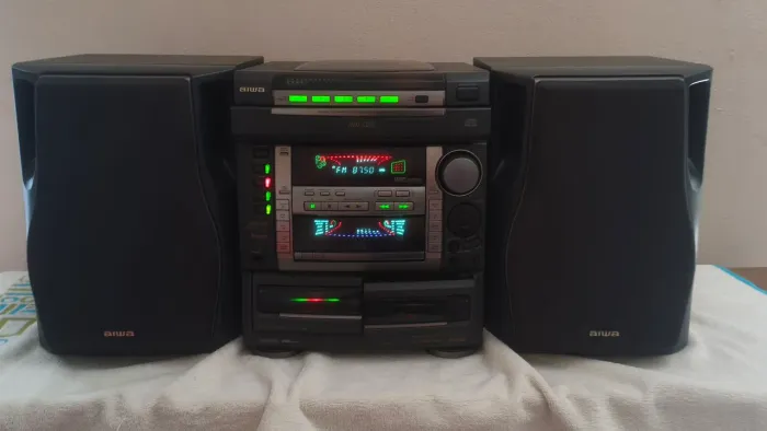 Central Aiwa f9. Funcionando com detalhes 