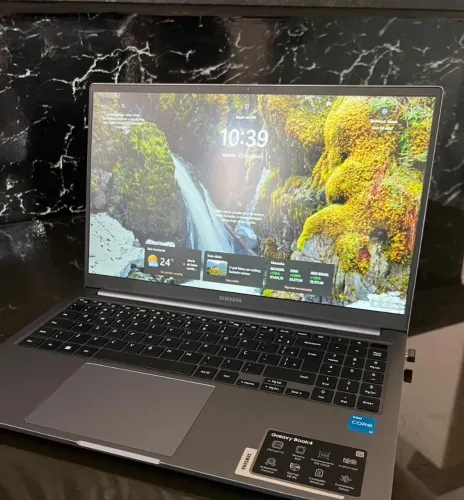 Samsung Galaxy book 4