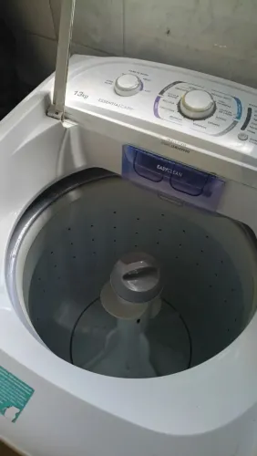 Maquina de lavar semi nova ,em ótimo estado !
