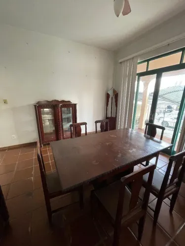 Mesa Madeira Maciça com 06 Cadeiras