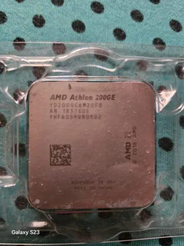 processador amd atlon 200ge 2/4nucleos   ele tem integrado a vega