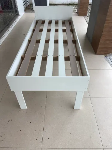 Vendo cama solteiro em MDF