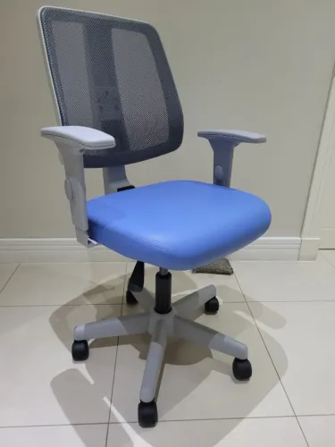 Cadeira Giratória Cavalleti Cinza com azul