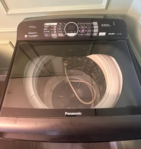 Lavadora Panasonic 17Kg NA-F170P6T com Painel Digital e Sistema Ciclone Titânio 220v