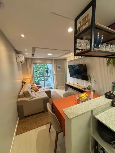 Apto Arezzo reformado, mobiliado e automatizado com 2 qts - Flores