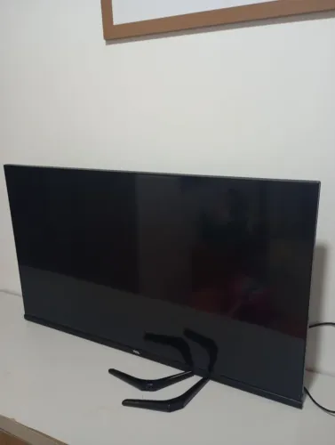 Tv TCL 32 polegadas com defeito.