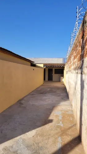 Dona Amélia, prox a Unesp e ao Akitem, 1 dorm. R$:750,00, garagem.