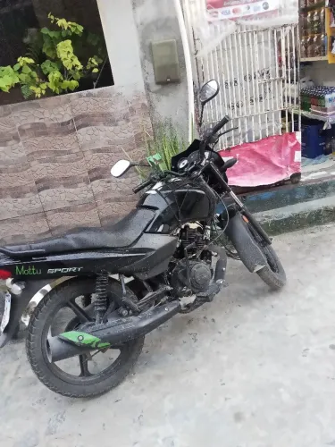 Mottu sport semi nova único dono