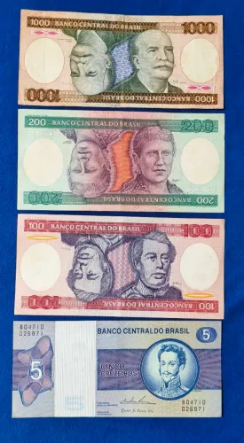 Lote com 4 notas de Cruzeiros 