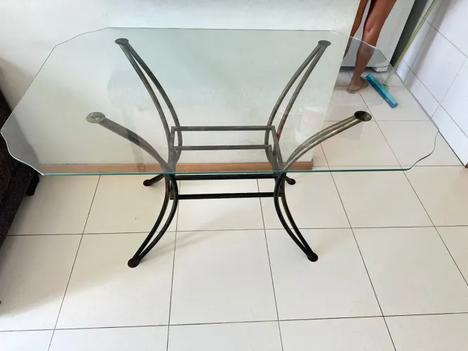 Mesa de Vidro 1,20 x 0,90 - Ótimo Estado