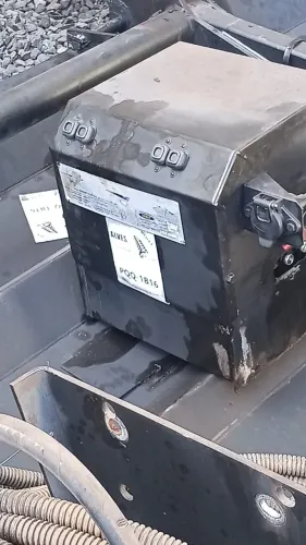 PLATAFORMA HIDRAULICA PARA VEÍCULO BAU TOCO