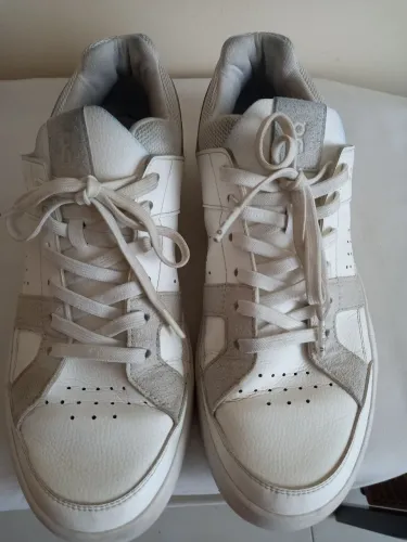 Tênis Masculino- on cload, tamanho 41, usado Bom estado, cor branco 