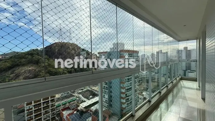 Apartamento com 3 Quartos