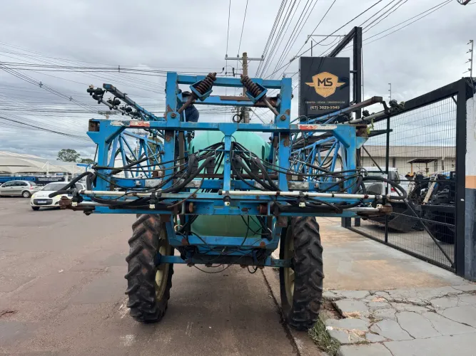 Pulverizador agrícola 3 mil Lt