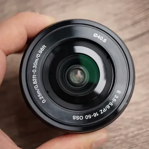 Lente do kit Sony ZV-E10 - 16-50mm F/3.5-5.6 Oss E Mount Pz