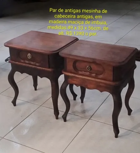 Par de mesinhas de cabeceira antigas, imbuia maciça, estilo chippendale