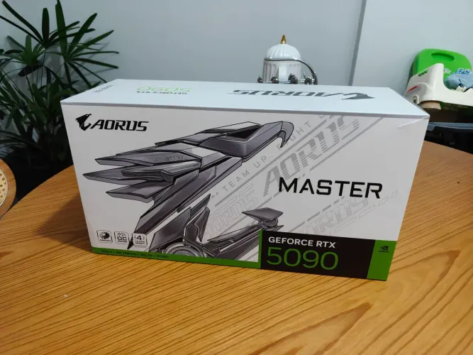 Placa de vídeo NVidia rtx 5090 aorus ice branca nova